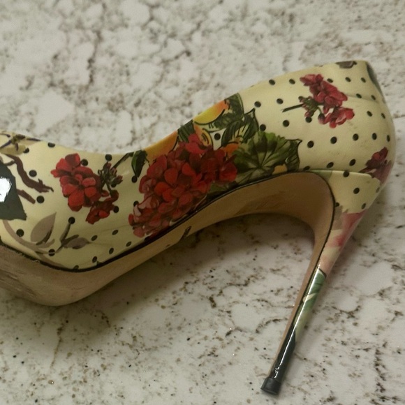Authenticated Dolce & Gabbana Floral Polka Dot Heels 40 - Picture 5 of 14